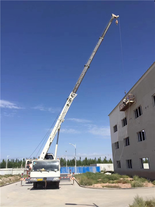 黄石港区“轻装强干”—— 吊车的 “轻量化臂架” 技术