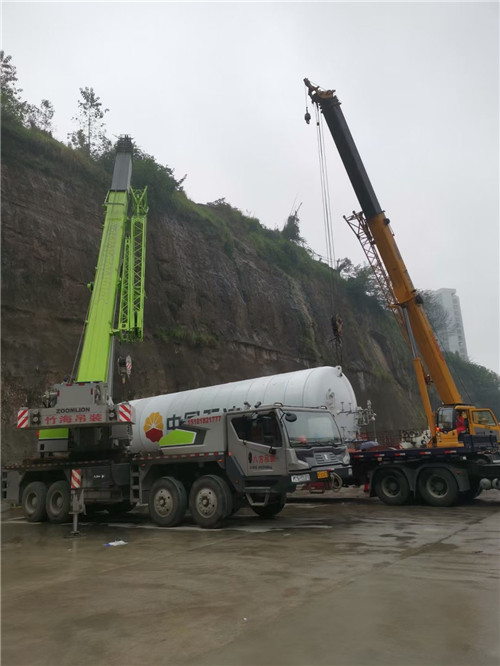 黄石港区“不怕风雨冻”—— 吊车的 “恶劣环境适应” 技术